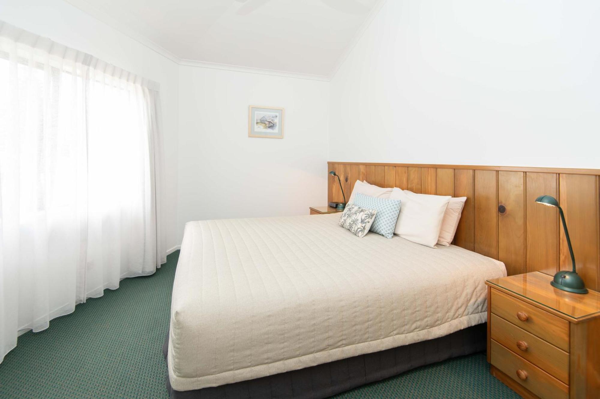 Ocean Breeze Cottages Burnt Pine Exteriör bild